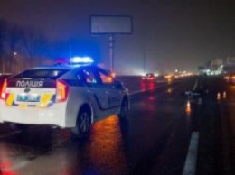 ДТП в Киеве: на Окружной Range Rover сбил насмерть пешехода. видео