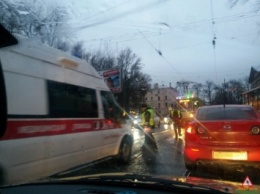 На улице Комсомола в Петербурге иномарка BMW насмерть сбила пожилого мужчину