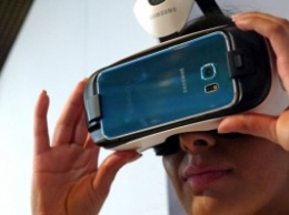 Samsung открыла предзаказы на 3D-очки Gear VR за $99