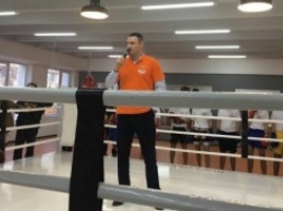 Кличко открыл обновленный зал бокса в столичной спортивной школе "Ринг"