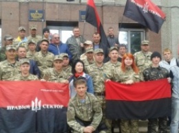 Первомайский "Правый сектор" выступил против отставки Яроша и требует организовать всеукраинский съезд организации