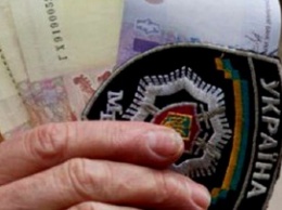 Школьный шантаж: девочка развела свою подругу на 1000 гривен