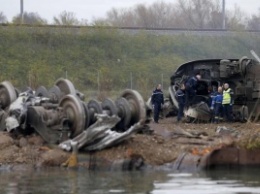 Олланд назвал вероятную причину аварии скоростного поезда во Франции