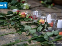 ЕС призвал завтра в полдень почтить минутой молчания память погибших в Париже