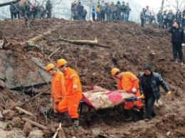 Из-за схода оползня в Китае 16 человек погибли