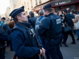 Глава МВД ФРГ: Во Франции может быть в бегах группа преступников