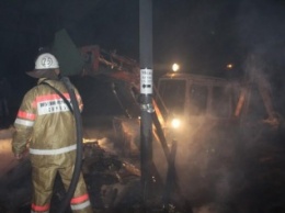 В Дарницком районе сгорел склад с макулатурой