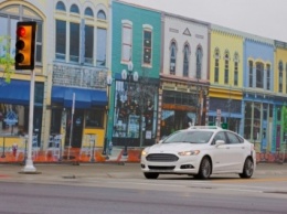 Ford приступил к тестированию автопилотируемых машин в специально построенном городке (ВИДЕО)