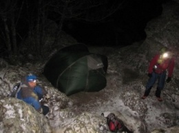 Из-за шторма крымским спасателям пришлось эвакуировать с Демерджи двух туристов (ФОТО)