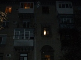 Парень в Киеве выпал с балкона пятого этажа и умер