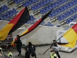 Матч между сборными Германии и Голландии отменили из-за подозрительного предмета на стадионе