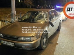 В Киеве на Краснозвездном проспекте автомобиль сбил подростка