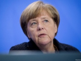 СМИ: Меркель проведет экстренное заседание по вопросам безопасности