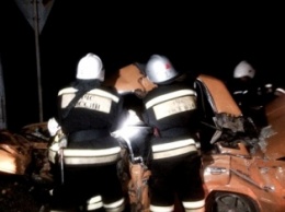 В Севастополе пострадавших в тройном ДТП «вырезали» из покореженных машин (ФОТО)