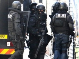 Французская полиция в ходе ночной спецоперации по поимке террористов провела 118 обысков