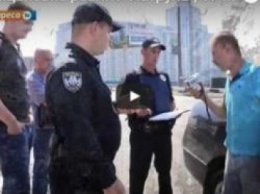 В Киеве патрульные задержали пьяных милиционеров. ВИДЕО