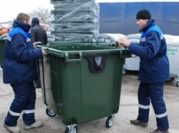 Евпатория получила полторы сотни мусорных контейнеров (ФОТО)