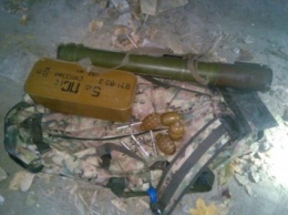 В Харькове патрульные полицейские обнаружили сумку с гранатами, патронами и гранатометом