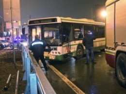 В Москве произошло крупное ДТП с участием автобуса