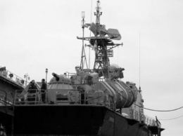 Николаевские спасатели отработали действия по тушению пожара на корабле