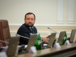 ГПУ расследует незаконную закупку Арбузовым рекламы в украинских медиа-холдингах в 2012 году на 41,3 млн грн
