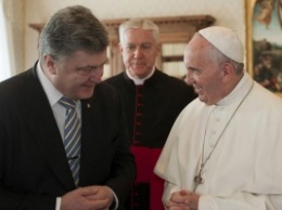 Порошенко: Папа римский принял приглашение приехать на Украину
