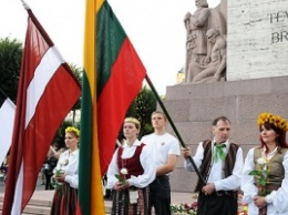 Балтия не намерена вступать в коалицию против ИГ из-за России