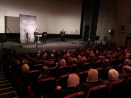 Порошенко наградил режиссера фильма о Майдане, победившего на фестивале в Канаде