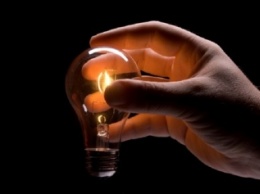 Крым без света: на заправках очереди, люди скупают генераторы и свечи