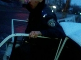 В Запорожье пьяные полицейские угодили в столб, - очевидцы