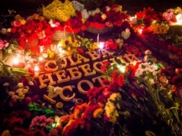 Яценюк и Ложкин будут руководить оргкомитетом по созданию Мемориала украинских героев