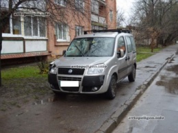 ДТП в Ровно: водитель Fiat Doblo сбил пешехода и скрылся. ФОТО