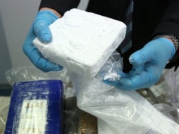 В самолете, летящем с Карибских островов в Мали, обнаружен 41 кг кокаина