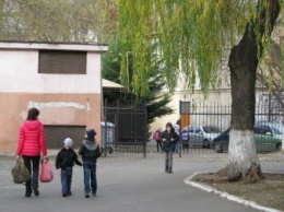 Скандал вокруг школы в Одессе: родители боятся за жизнь детей