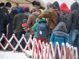 Французский премьер: ЕС не может принять еще больше беженцев