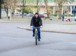 Днепропетровские чиновники ОГА пересели на велосипеды