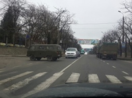 В Николаеве водители жалуются, что военные пренебрегают правилами ПДД и создают аварийные ситуации
