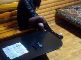 На Днепропетровщине администратор бани предлагала клиентам проституток