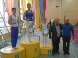 Днепропетровские гимнасты привезли золото и 2 бронзы с чемпионата Украины