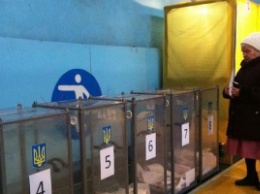Выборы в Мариуполе прошли под лозунгом "Бабушкам виднее"