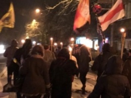 В Киеве прошло факельное шествие, приуроченное годовщине разгона Майдана