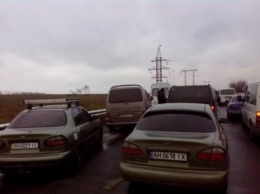 Ситуация на блокпостах: в Артемовске собралась очередь из 700 автомобилей