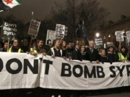 В Лондоне выразили протест против авиаударов по ИГИЛ в Сирии