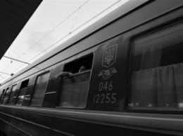 Украинцев заставят ездить в поездах сидя, дороже и только днем