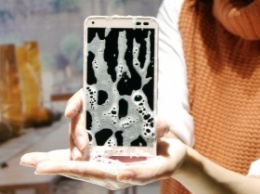 Японские гермофобы получат смартфон, который можно мыть с мылом