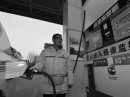 В отличие от Украины, в Китае понижают цены на топливо