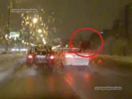 ВИДЕО, как BMW в Воронеже (РФ) сбил женщину на переходе