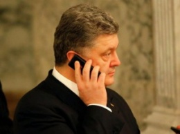 Керри в телефонном разговоре с Порошенко обещал то же, что и раньше
