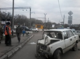Автопроисшествие с участием машины скорой помощи произошло в Хмельницком