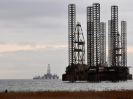 Правозащитники: В Азербайджане на нефтяной платформе погибли 32 человека